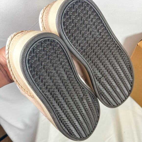 LUCKY BRAND Halinna Low Top Sneaker Fall Biege Size 10 - Picture 4 of 9